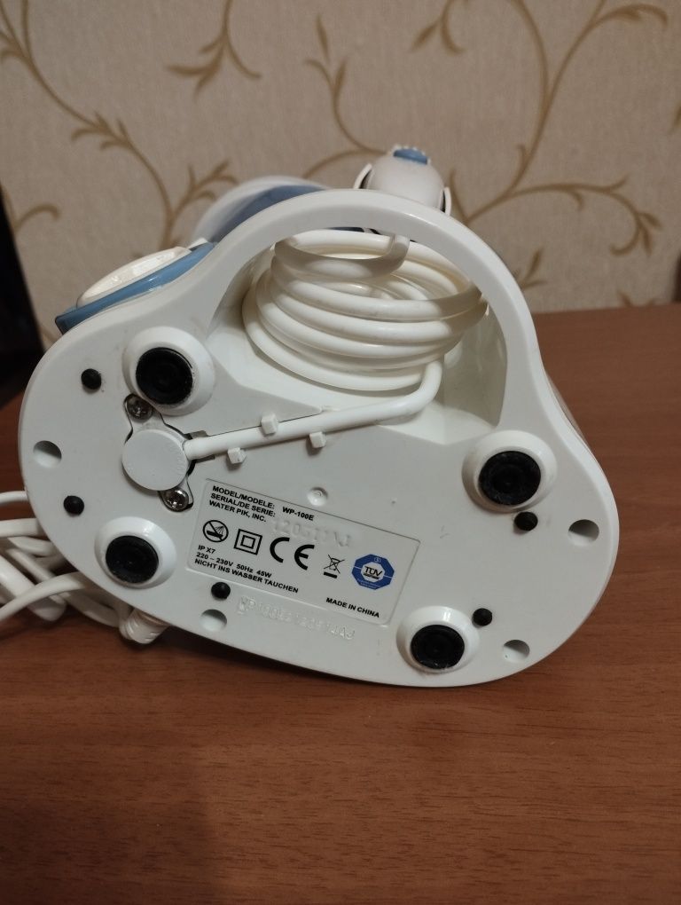Ирригатор для полости рта WATERPIK WP-100 E с регулировкой давл
