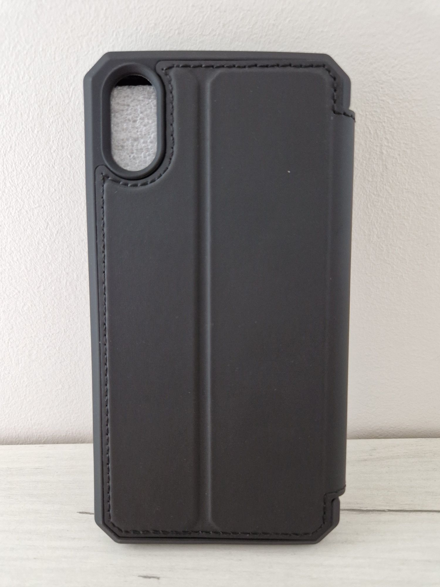 Etui Protection X do Iphone X/XS czarne lub różowe