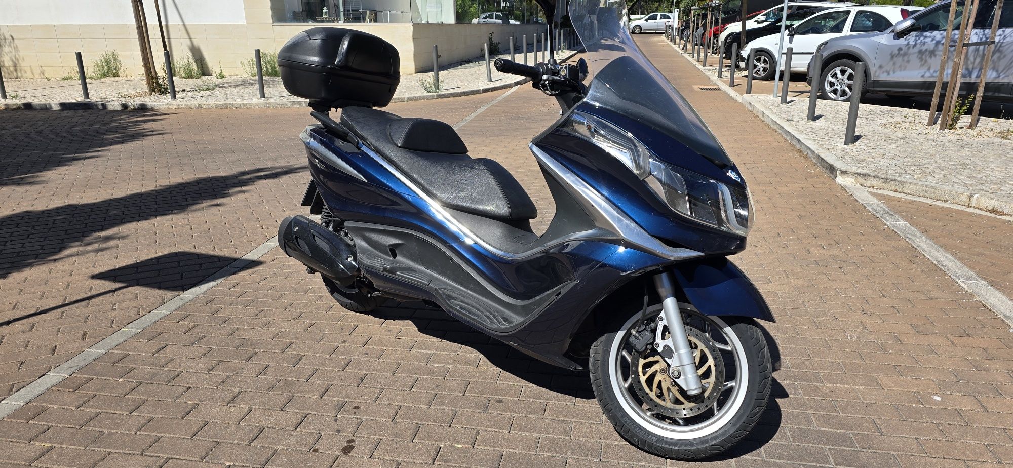 Piaggio x10 350 cilindrada e não paga iuc