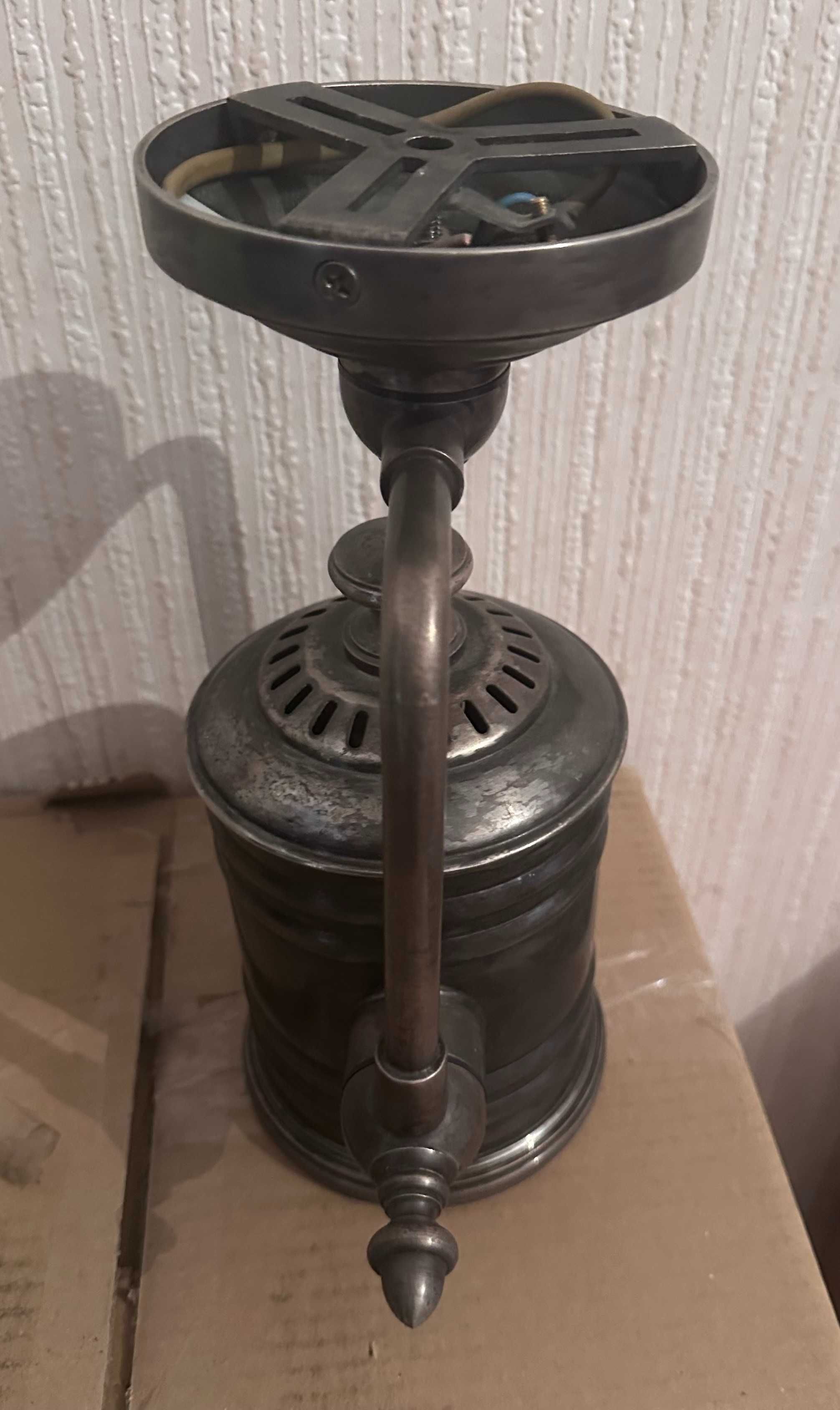 Продам светильник