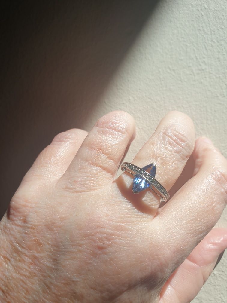 Srebrny dwupoziomowy pierścionek