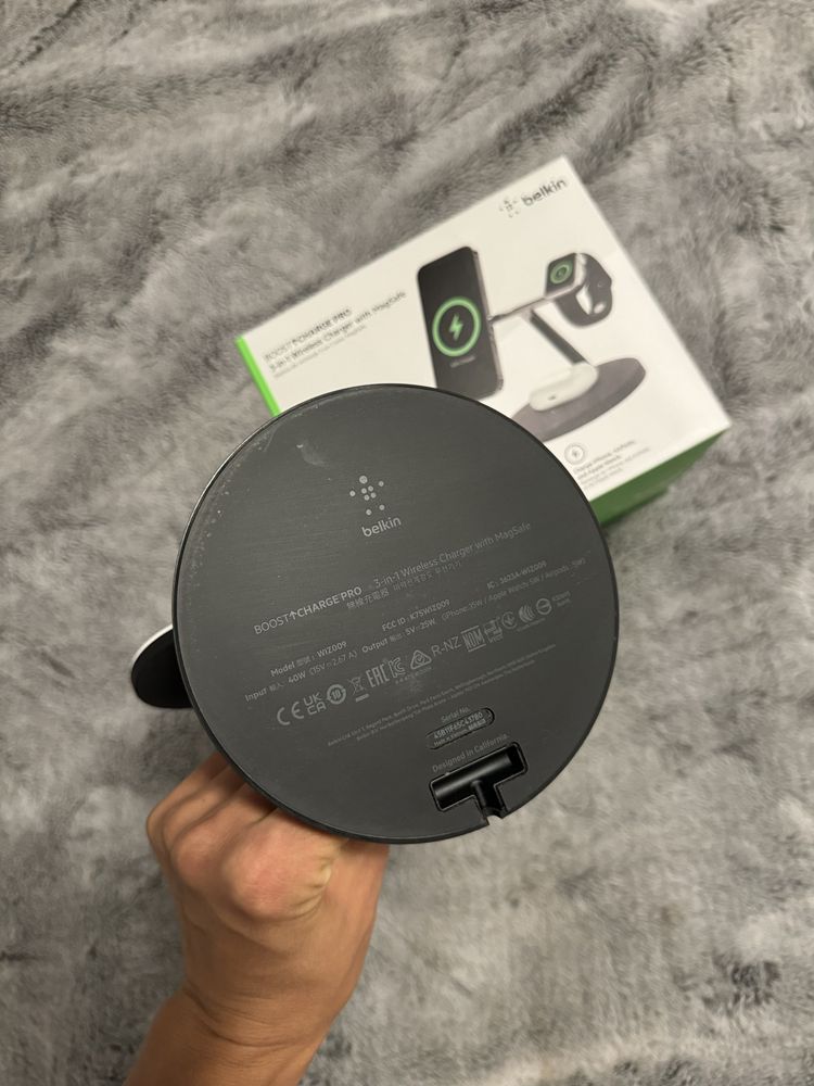 Бездротова зарядка Belkin 3-in-1 Wireless Charger with MagSafe 15W