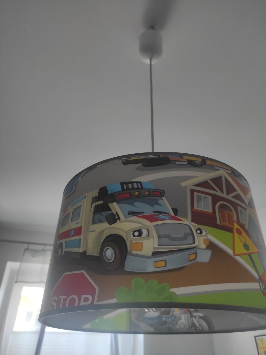 Lampa wisząca do pokoju dziecięcego