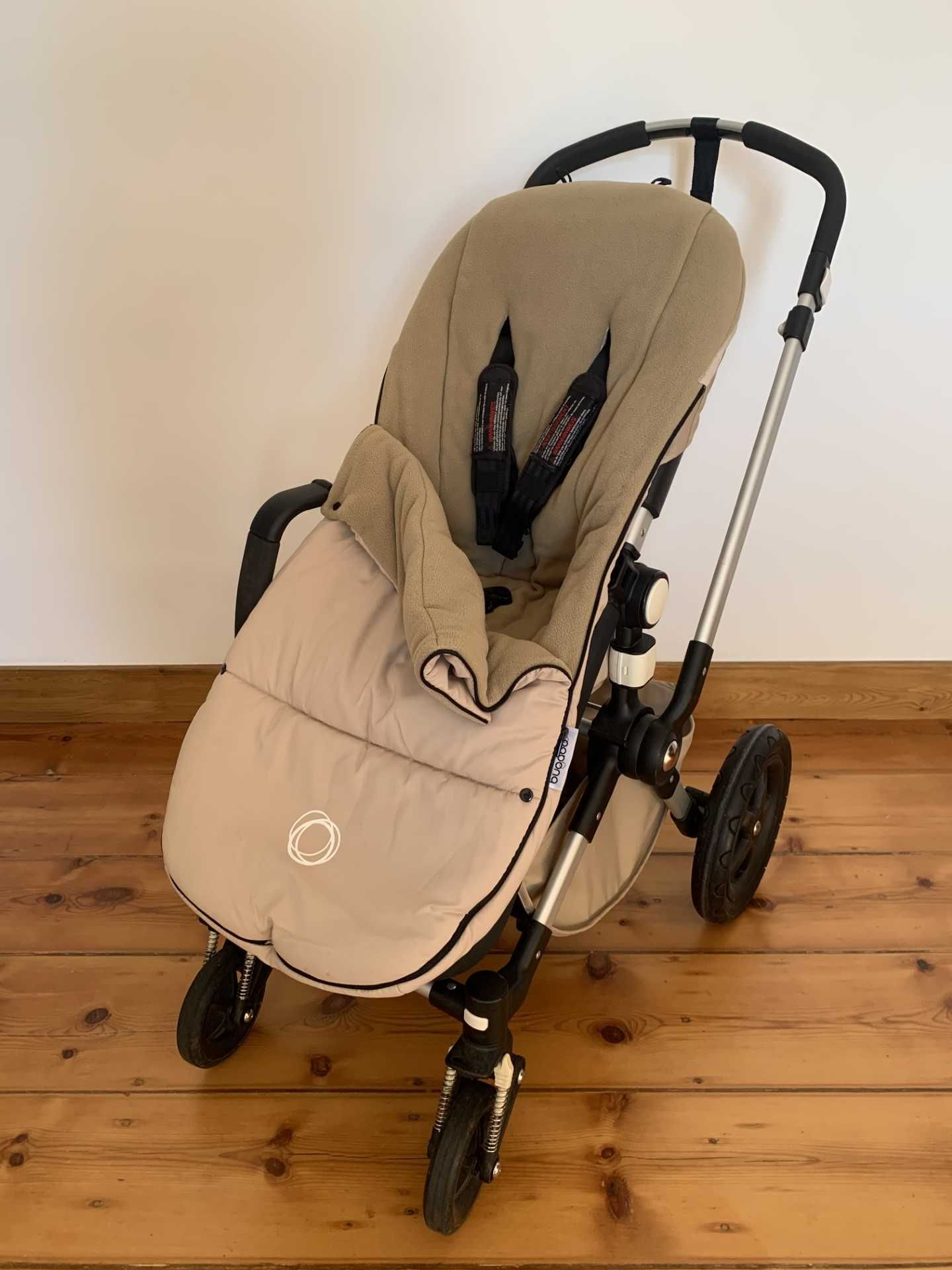 Bugaboo Cameleon - carro + alcofa + oferta ovo Cybex