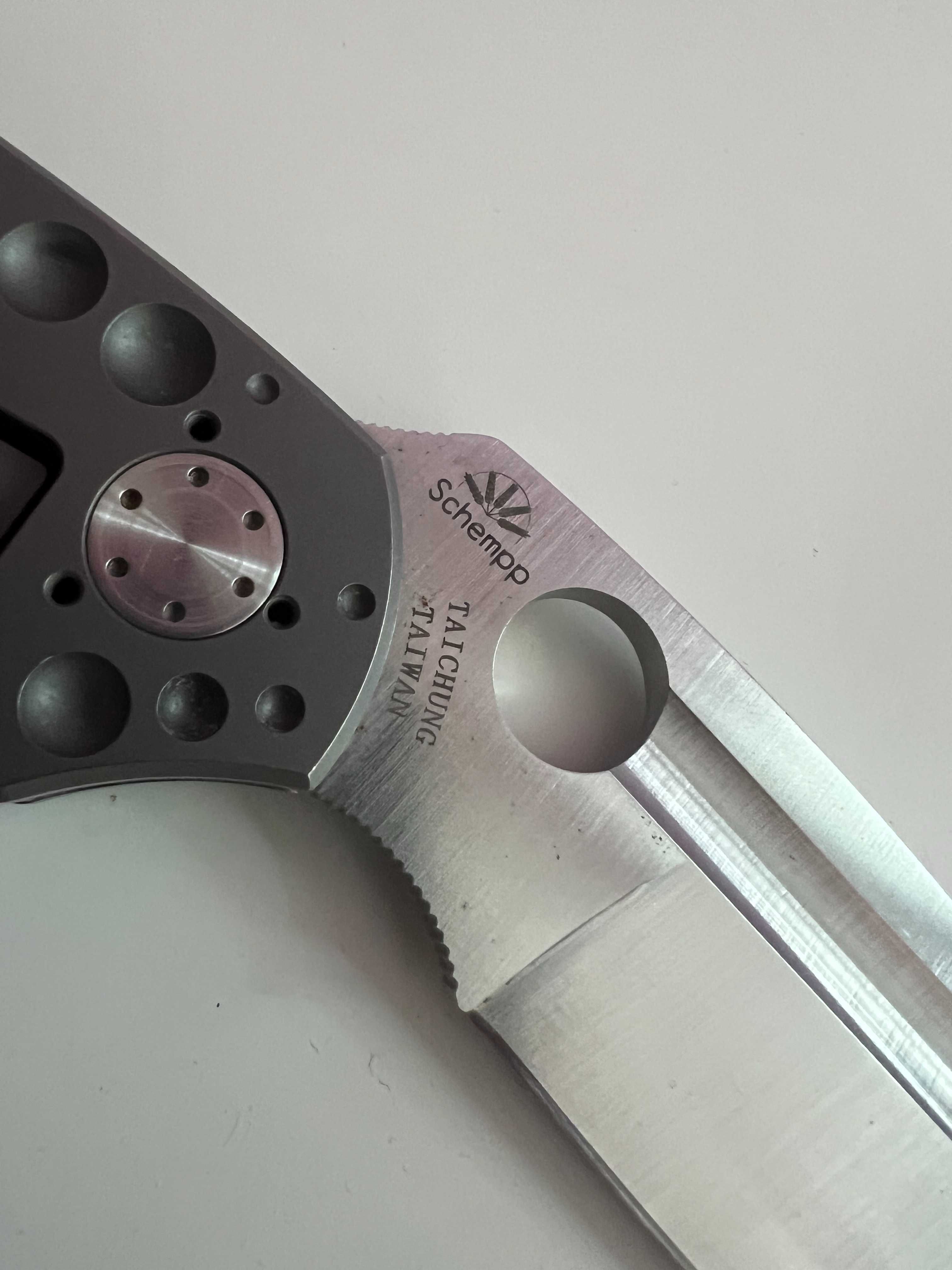 Nóż Spyderco Tuff