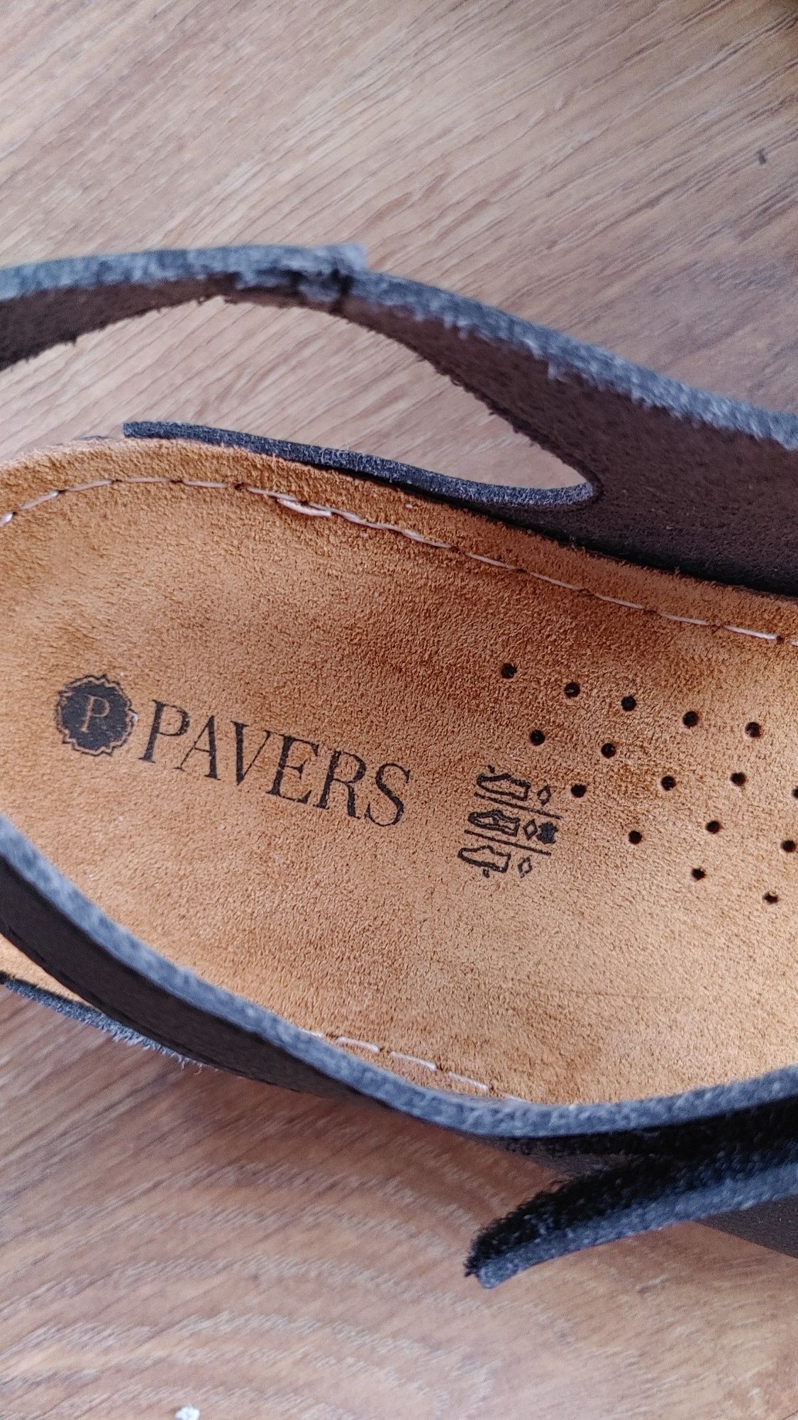 PAVERS. Skórzane sandały. 39. Nowe