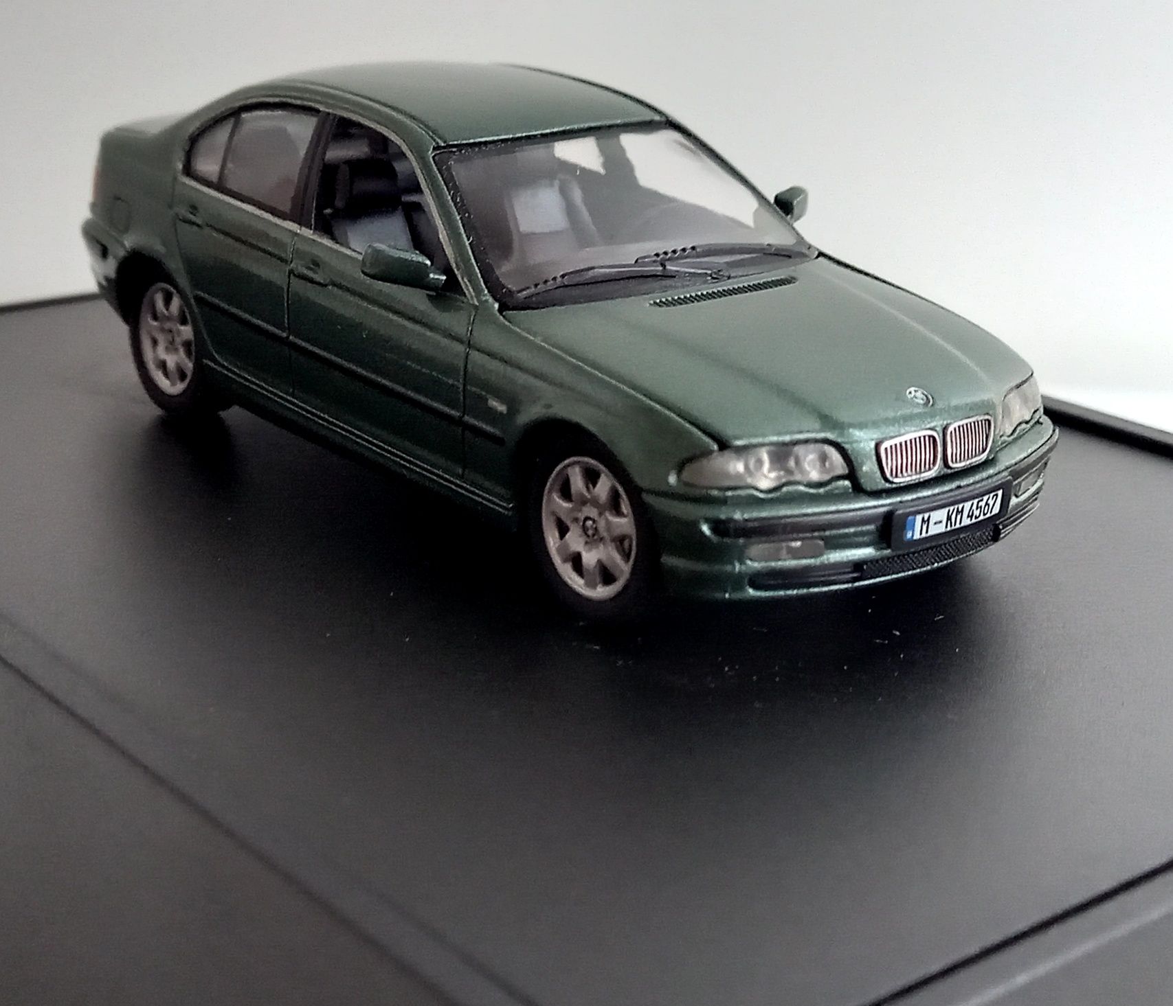 Модель 1:43 Minichamps, BMW 328i