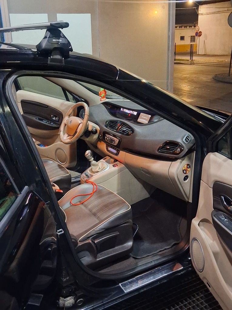 RENAULT GRAND Scénic 1.6 dci Bose Edition 7L