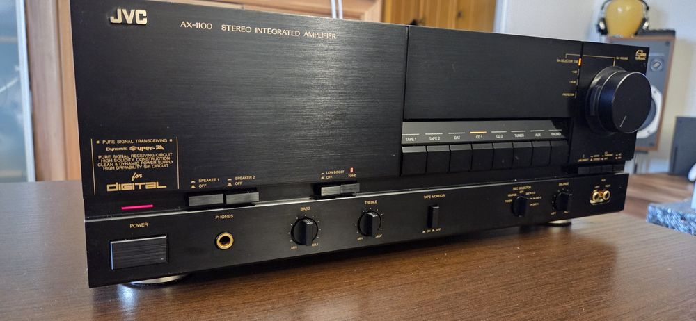 Piękny wzmacniacz JVC-AX1100