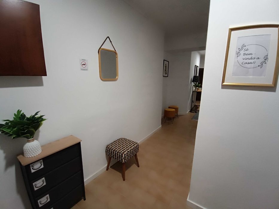 Quarto de Solteiro Mobilado para Arrendamento - Alhos Vedros