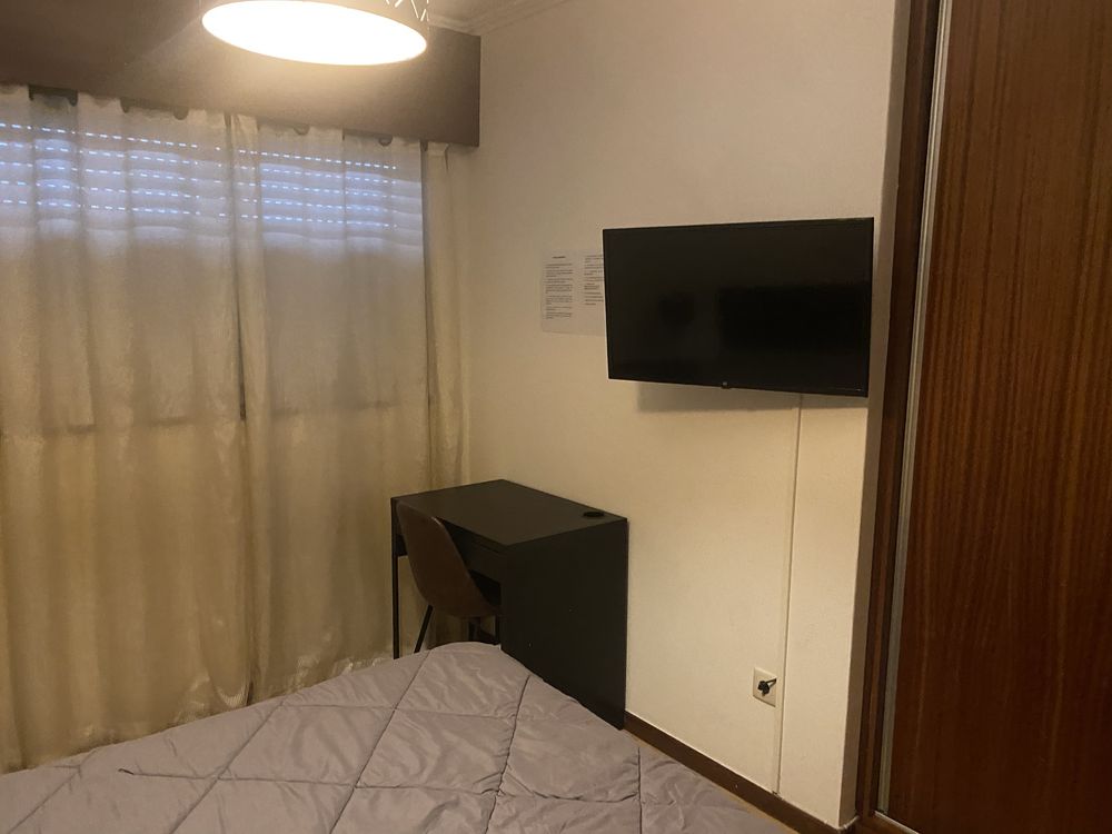 Arrendamento de quarto com despesas em T2