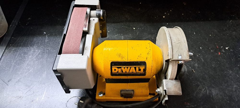 Szlifierka taśmowa DeWalt DW753