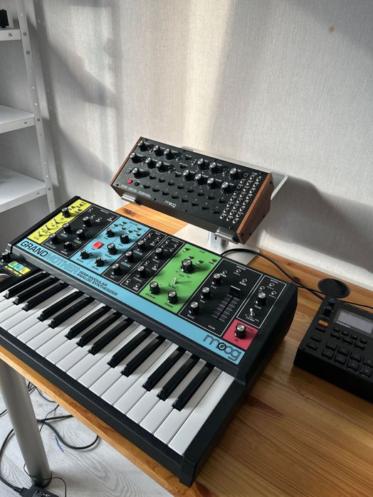 Moog DFAM драм синтезатор