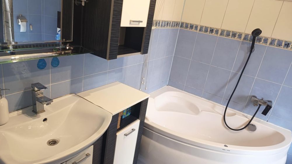 Zestaw armatury łazienkowej: wanna, umywalka, wc