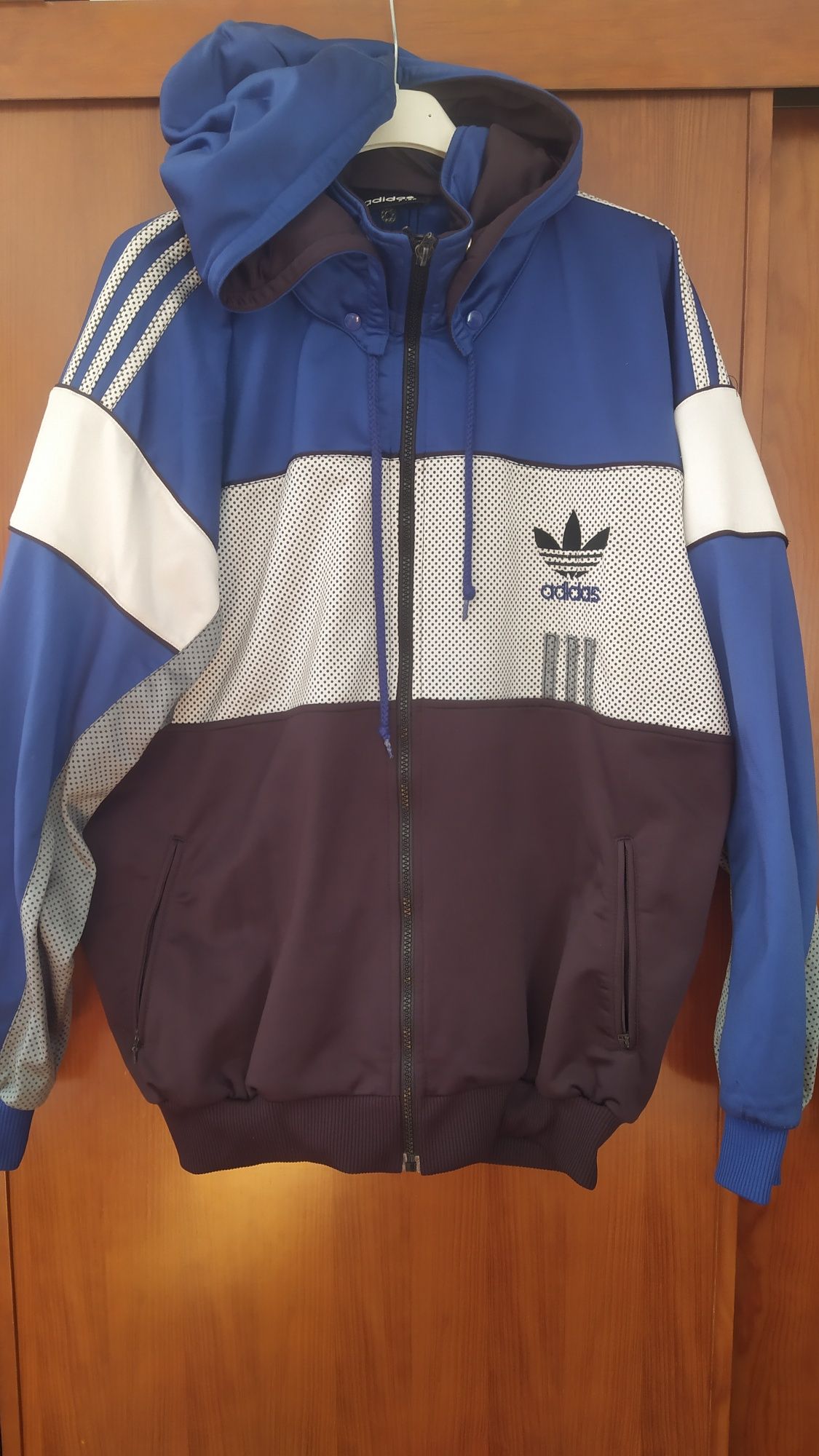 Casaco marca Adidas