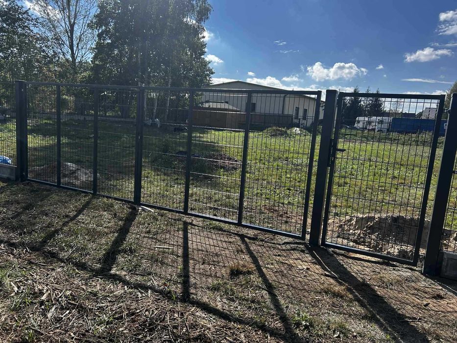 Brama dwu skrzydłowa 2D słupki 100x100