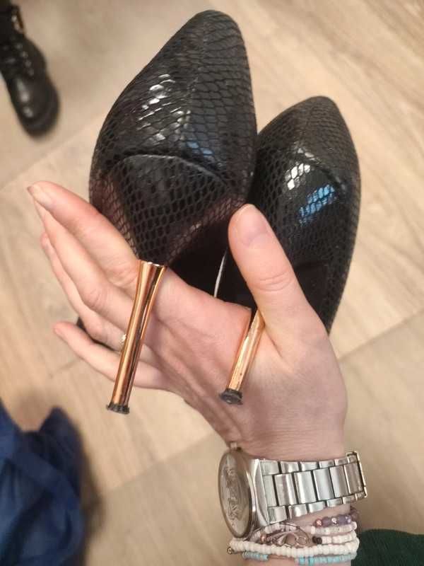 buty na obcasie rozm. 37 firmy Reserved