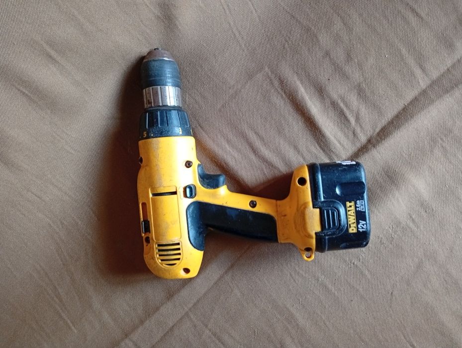 Дриль шуруповерт DeWalt DW974 12V