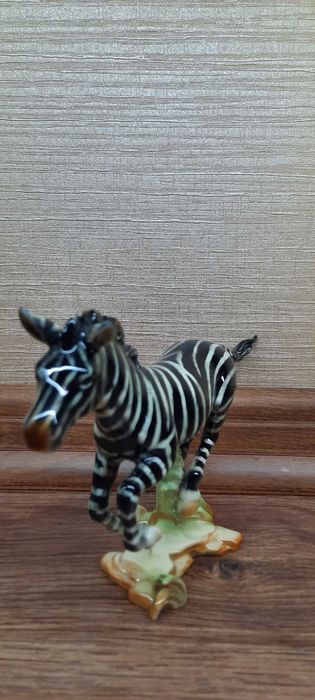 Фарфоровая статуэтка "Зебра" Goebel Германия
