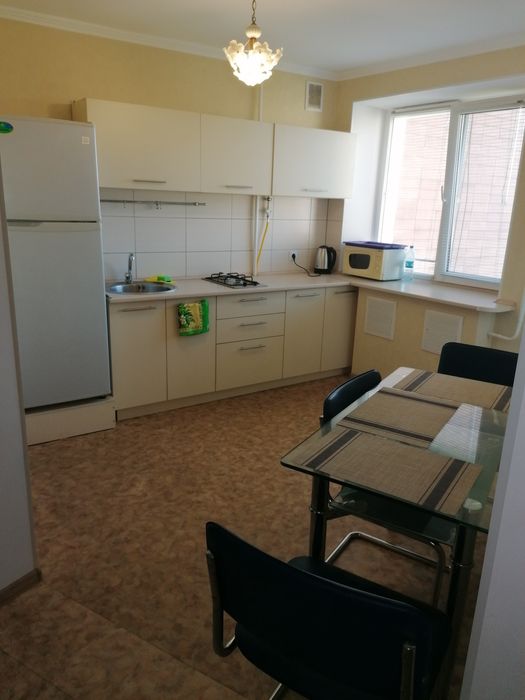 Центр, біля Будинку Торгівлі, 1к.подобово, почасово світло є завжди