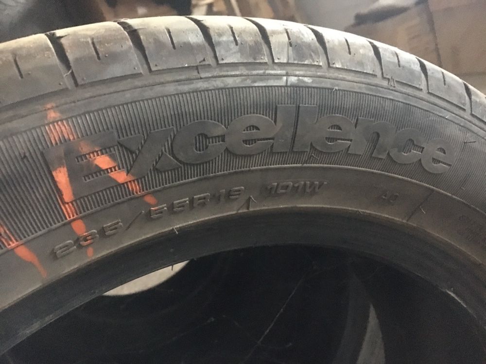 235/55r19 GoodYear Excellence