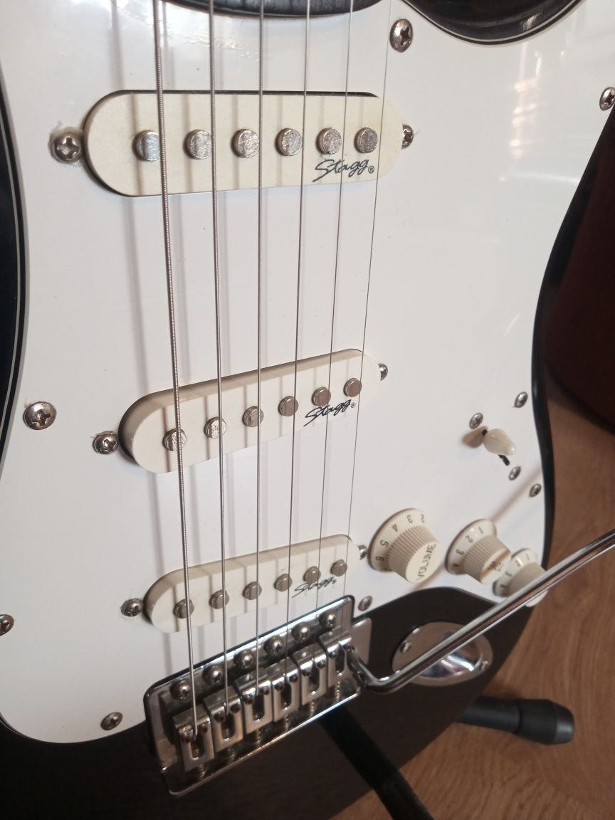 Gitara elektryczna STAGG Stratocaster