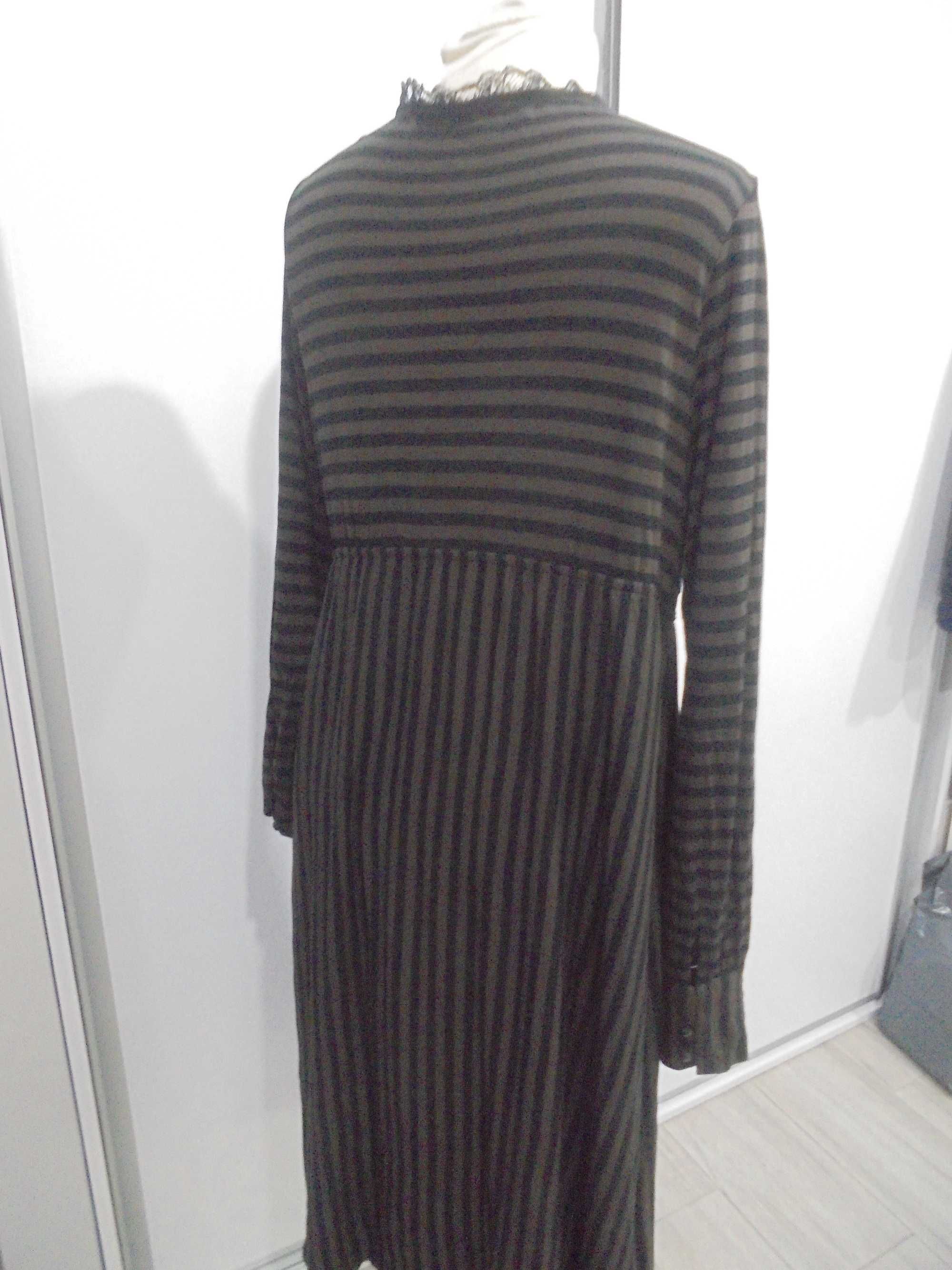 elegancka sukienka w roz44/46 / na podszewce