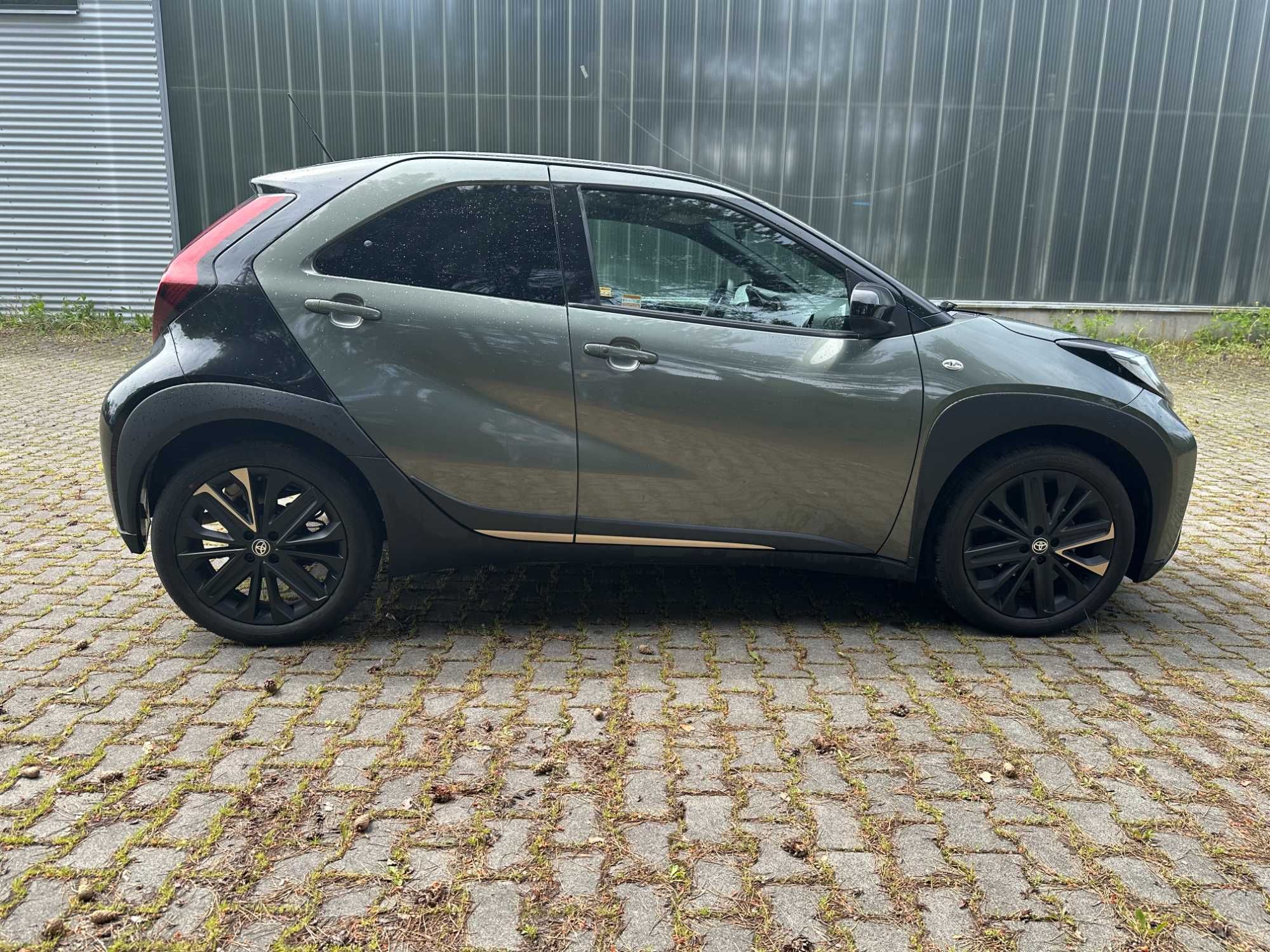 Toyota Aygo X Selection Automat Skyview JBL wynajem z WYKUPEM 2390zł
