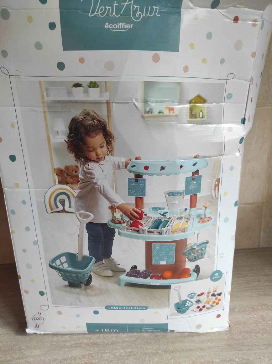 Zabawka edukacyjna sklep stragan z owocami i warzywami.