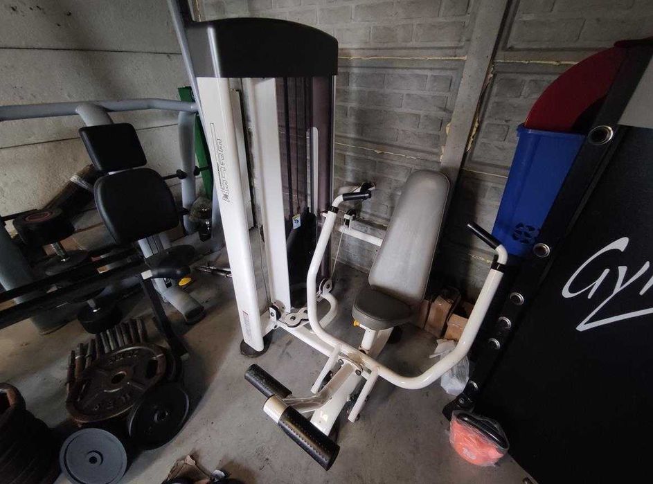 Atlas Maszyna VERTEX wypychanie na klatke klatka chest press siłownia