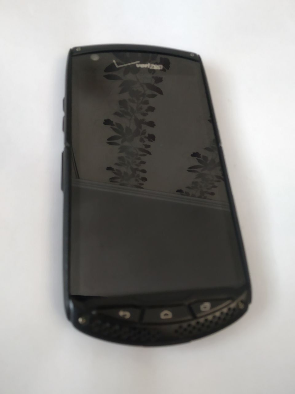 Захищений смартфон Kyocera Brigadier E6782 потребує прошивки.