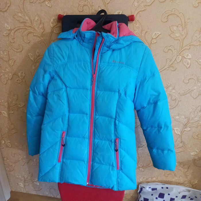 Продается зимняя куртка на девочку отличном состоянии