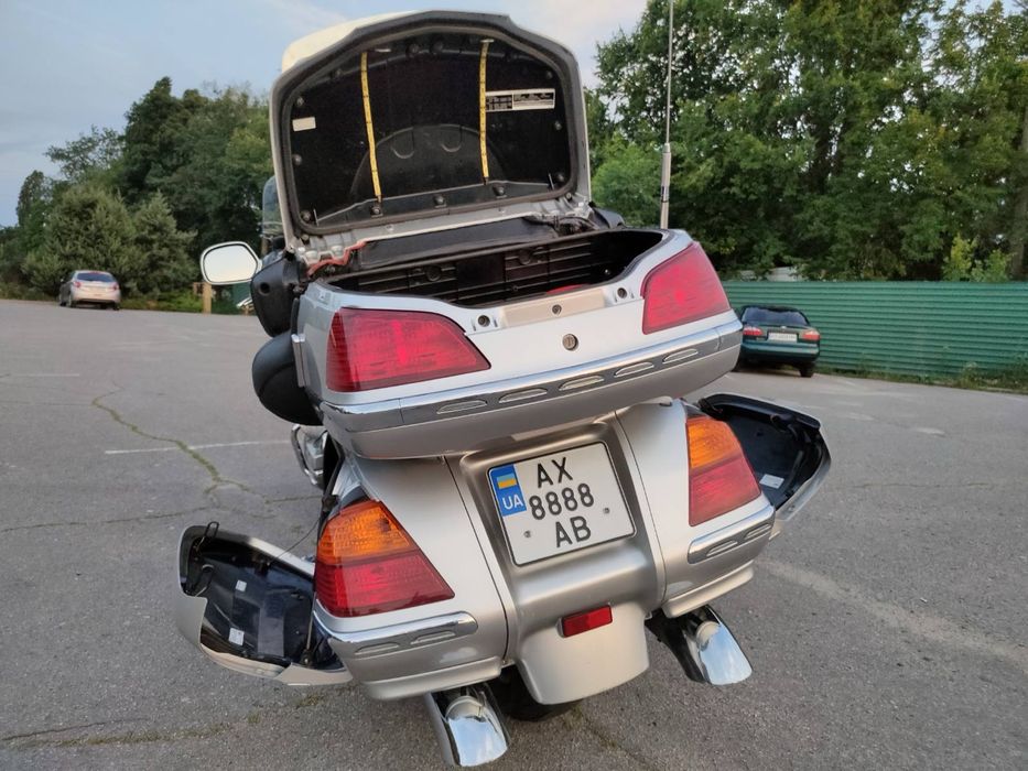 HONDA GOLD WING 1800 , 39000 родного пробега  новая резина Bridgestone