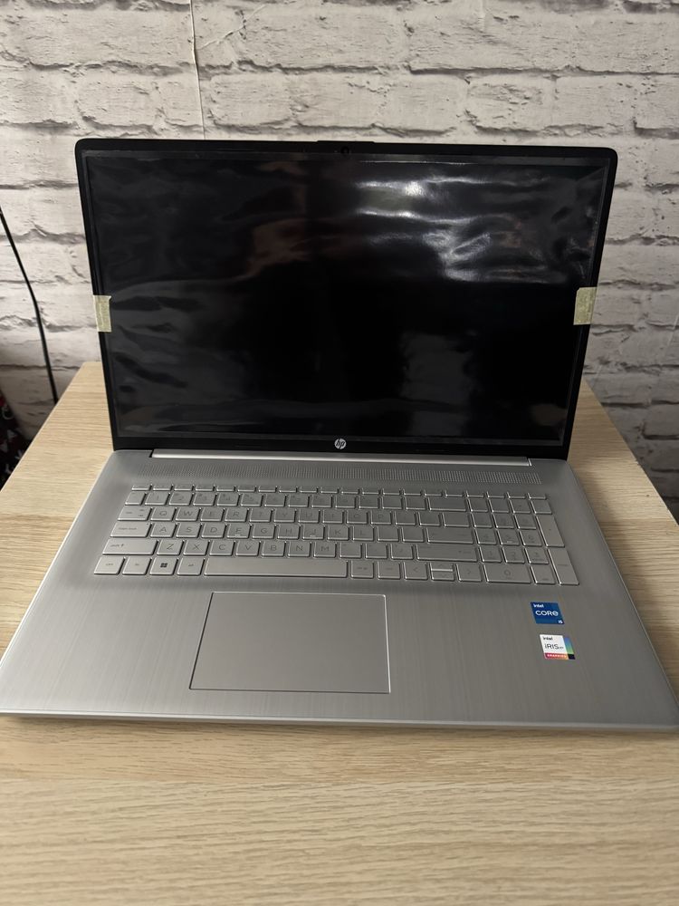 Nowy laptop 17 cali hp