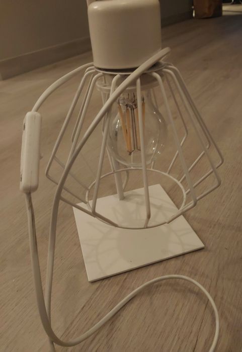 Lampa biurkowa z kloszem