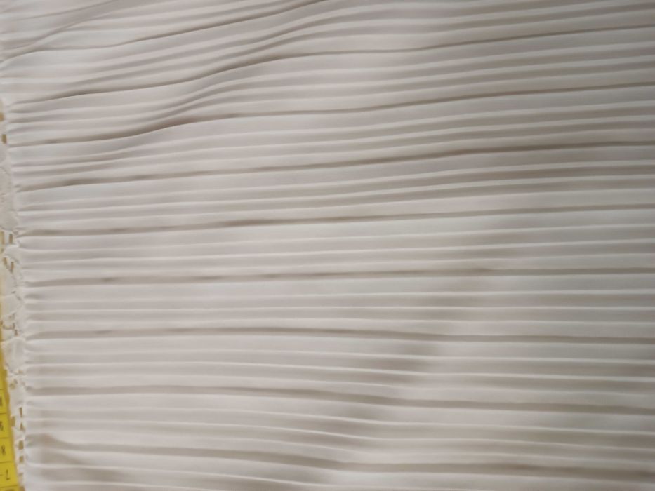 Biała tunika plisowana