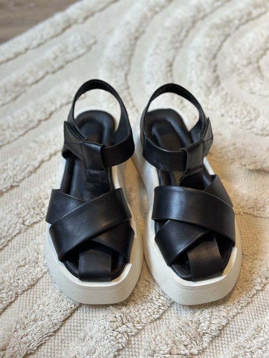 Шкіряні літні босоніжки 37