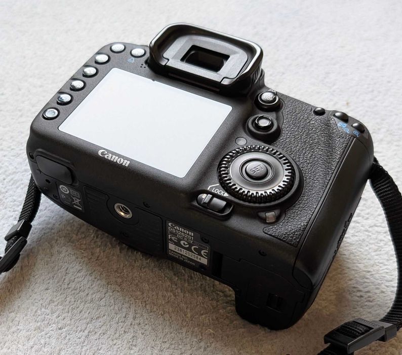 Aparat fotograficzny Canon EOS 7D lustrzanka jak NOWY tylko 27044 foto