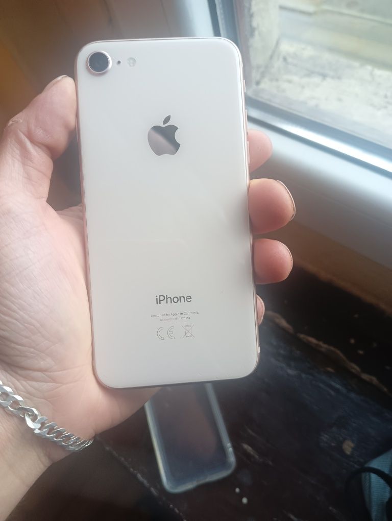 Sprzedam iPhone 8 32 GB
