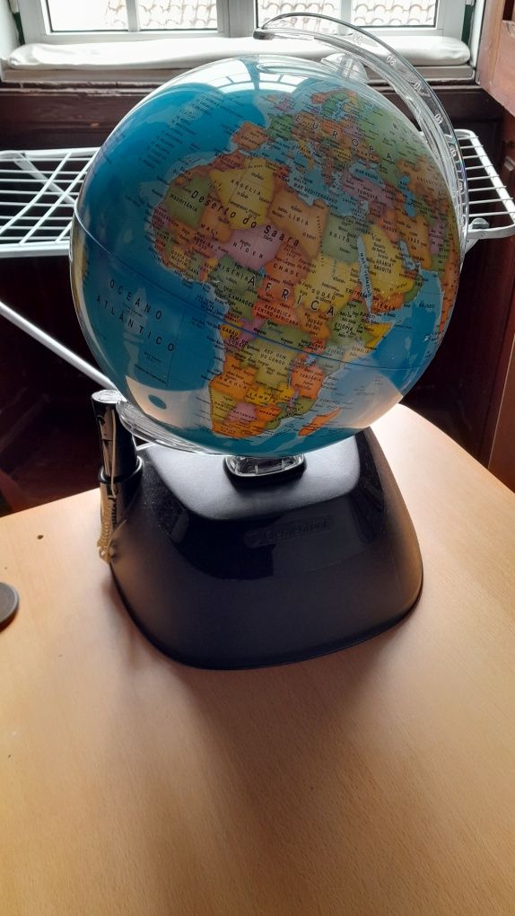 Globo da Clementoni Interactivo