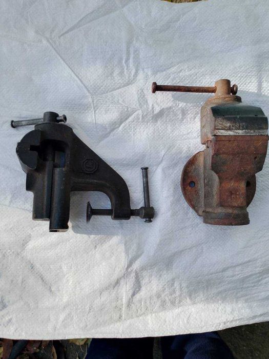 Тиски механические 2шт.