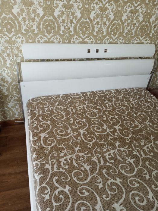 Сдаю по суточно 2 комнатную метро Почайна Лукьяновская пр Бандери