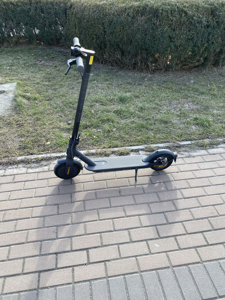 Електросамокат Xiaomi Mi Electric Scooter Essential Black