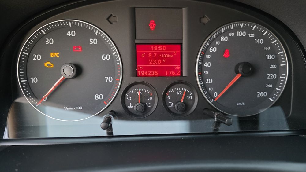 Продаи Volkswagen Touran 2009 року