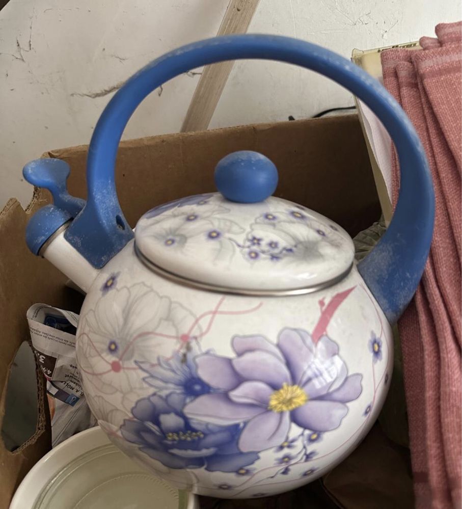 Сковородки бу ,чайник,кастрюли ,ковши