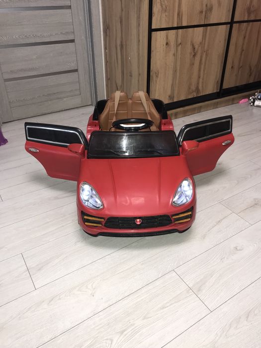 Детский электромобиль машина на аккумуляторе с пультом