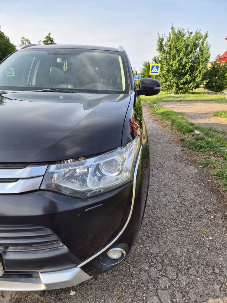 Mitsubishi Outlander 2014 рік