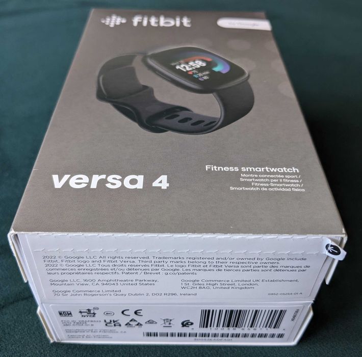 Nowy Google Fitbit Versa 4, kolor czarny
