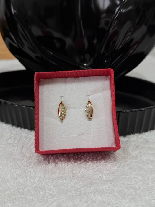 Złote kolczyki 585 z cyrkoniami – eleganckie, klasyczne, 2,94 g