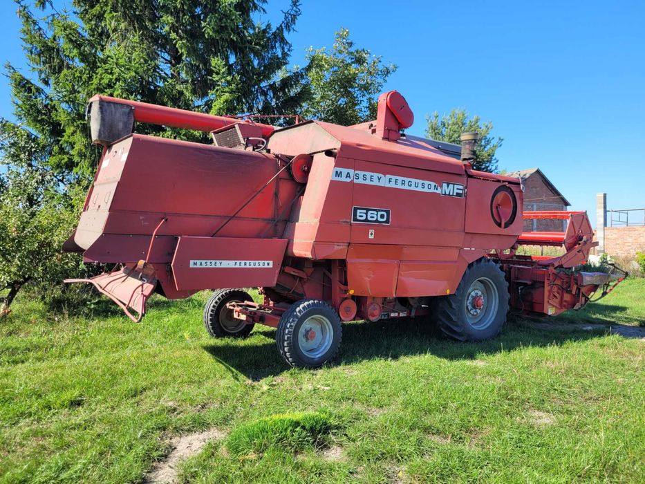 Kombajn Massey Ferguson 560